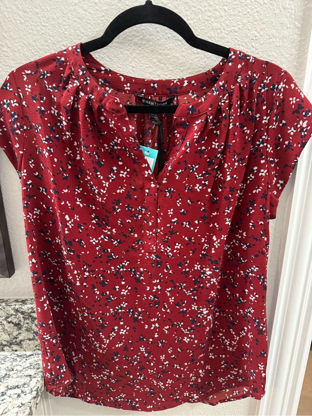 41 Hawthorn Morey Split Neck Short Sleeve Blouse Floral Red & Blue Small